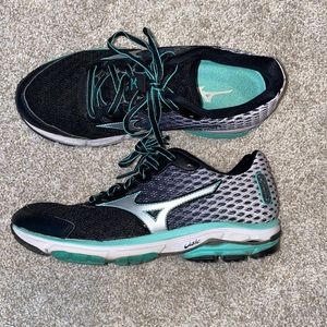 Mizuno Wave Rider 18